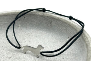 Schiebeknoten Armband mit Dackel, Anhänger Dackel mit Gravur, Tierfreunde_