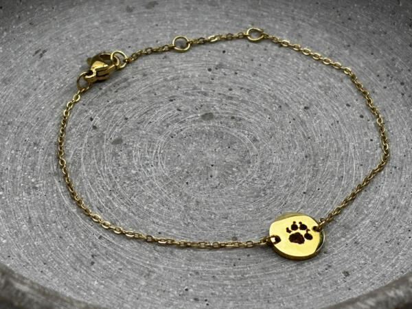 Armband Gold mit Pfotengravur, Plättchenarmband mit Gravur