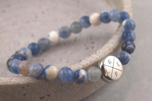 Edelstein Armband Damen mit Gravurperle, Namensarmband Familie