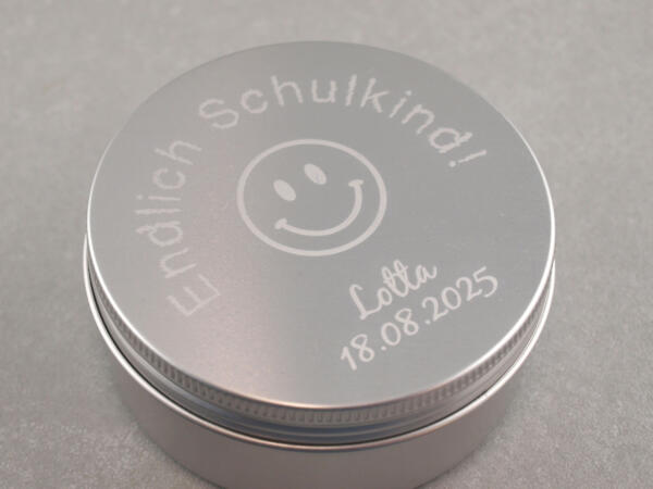 Endlich Schulkind Dose inklusive Gravur, Silber oder Schwarz