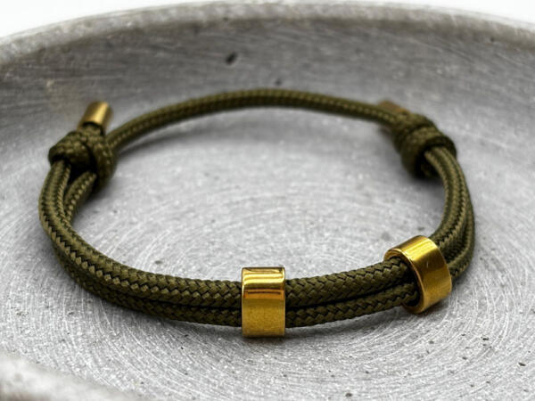 Größenverstellbares Segeltau-Armband mit gravierbarem Slider – personalisierbar