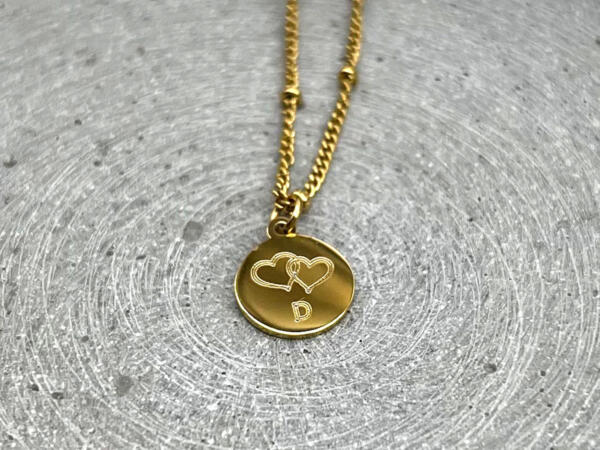 Kette mit Gravuranhänger Gold mit Gravur Herzchen
