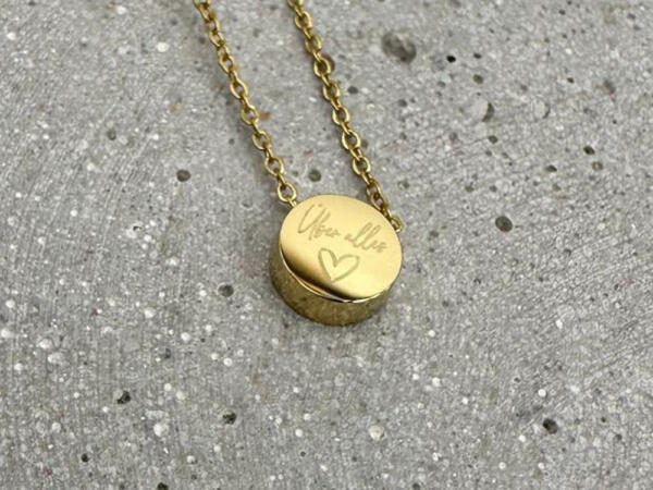 Kette mit kleiner Gravurperle Gold mit individueller Gravur
