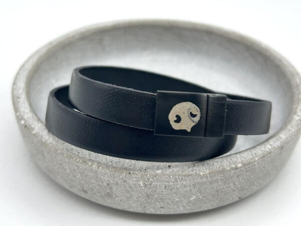 Lederarmband Herren mit Gravur, Hundenase als Gravur