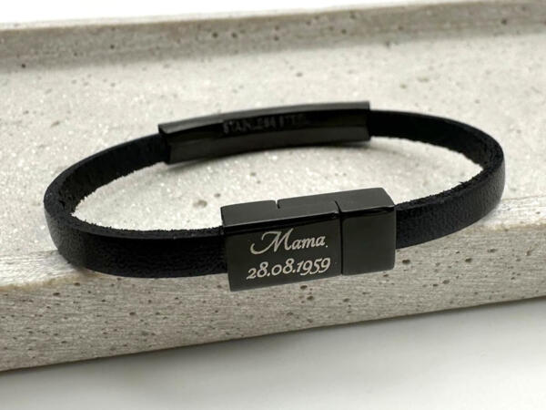 Lederarmband mit Gravur auf dem Verschluss, Erinnerung an Mama