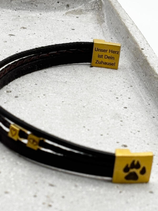 Lederarmband mit Gravur auf der Außen und auf der Innenseite
