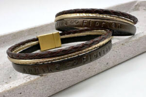 Lederarmband mit Gravur für Pärchen, Partnerarmband mit Stanzung auf dem Leder