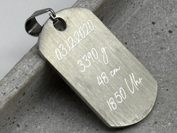 Gravuranhänger Herren mit Geburtsdaten des Kindes