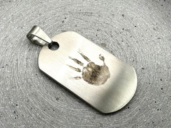 Handabdruck Gravur auf DogTag Gravur Anhänger