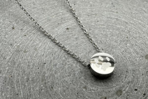 Kette aus Chirurgenstahl Pfotengravur