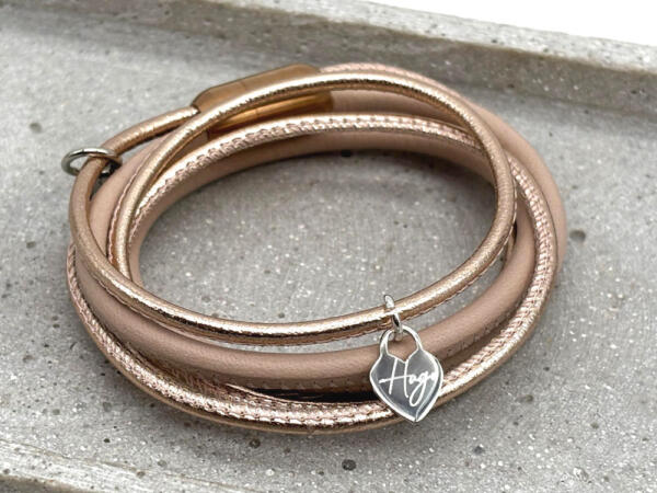 Lederarmband mit Gravuranhänger Herz
