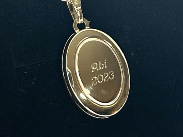 Medaillon Echt Gold, Oval für Fotos mit Gravur