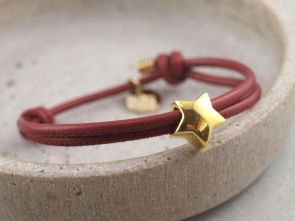 Nappalederarmband mit Sternperle inklusive, größenverstellbar