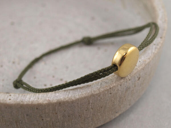 Schiebeknoten Armband mit Plättchen