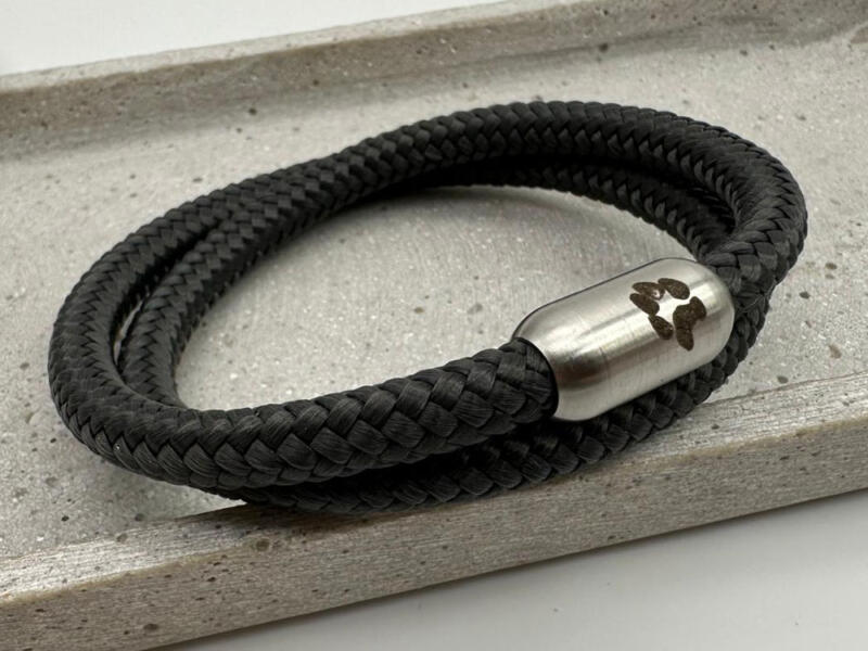 Segelseil Armband mit Pfotengravur