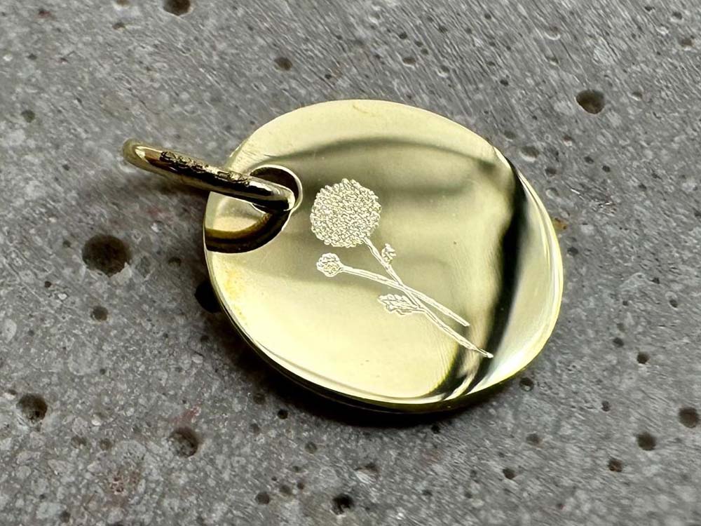 Echt goldener Gravuranhänger mit Geburtsblume