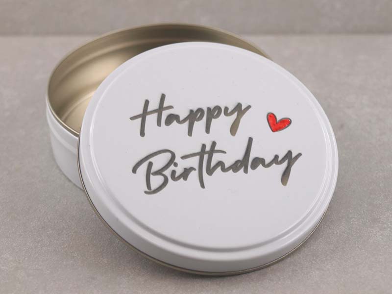 Geschenkdose „Happy Birthday“ mit handbemaltem Herz