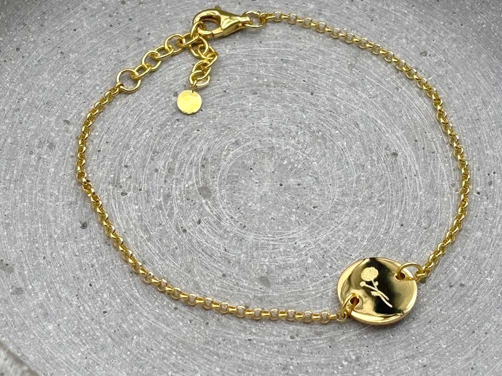 Goldenes Armband mit Geburtsblume
