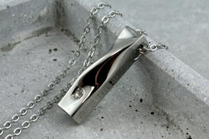 Ascheanhänger mit Zirkonia, gravierbar