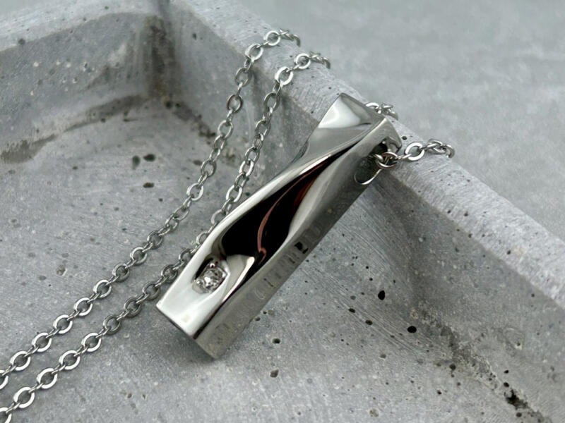 Ascheanhänger mit Zirkonia, gravierbar