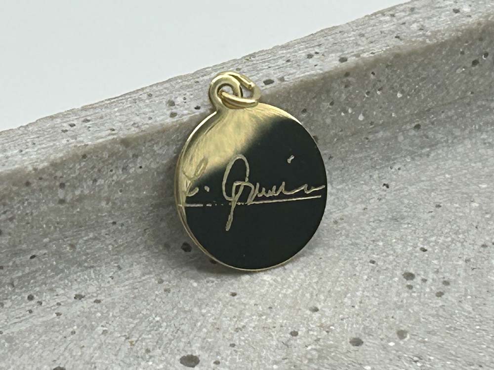 Gold Anhänger 585 mit individueller Gravur