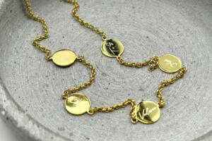 Familienkette mit 5 Plättchen Gold, Namenskette Gold