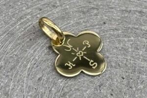 Kleeblatt Gravuranhänger Gold mit Handschrift Gravur