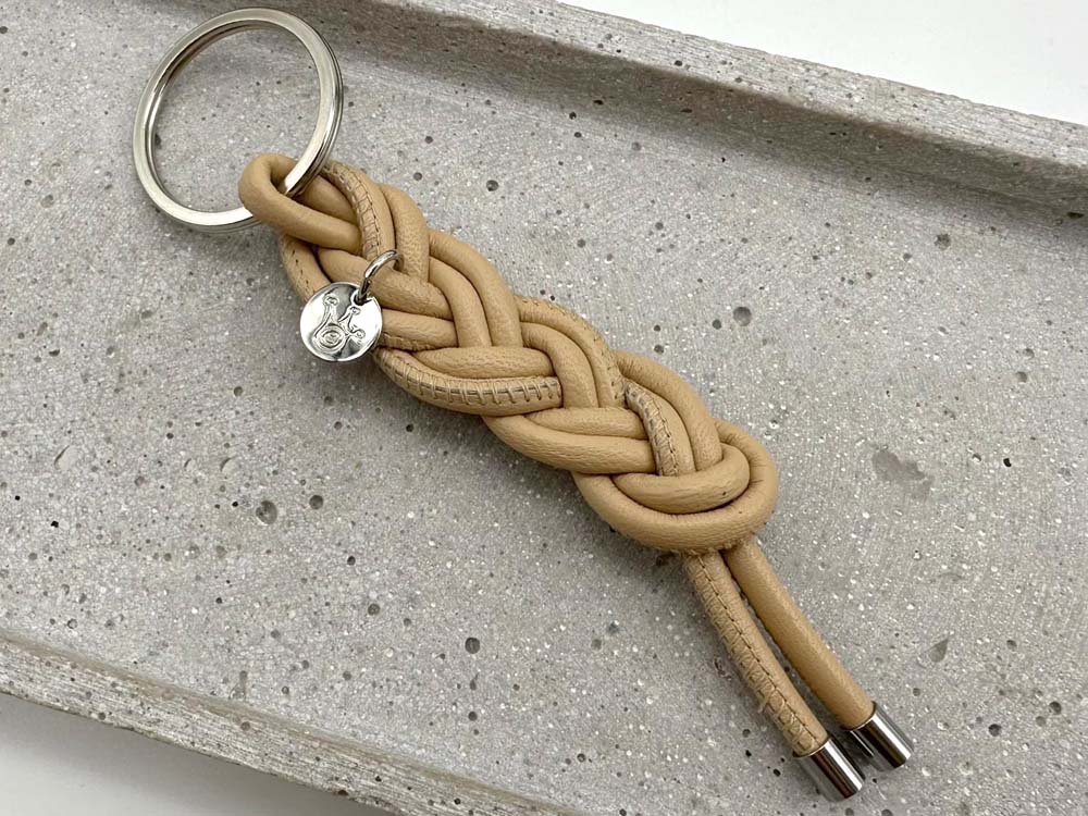 Schlüsselanhänger aus Leder beige, Nappaleder geflochten