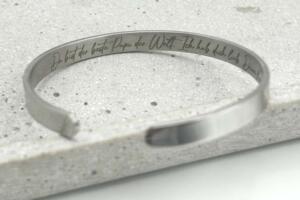 Armcuff Silber mit Gravur auf der Innenseite, bester Papa_