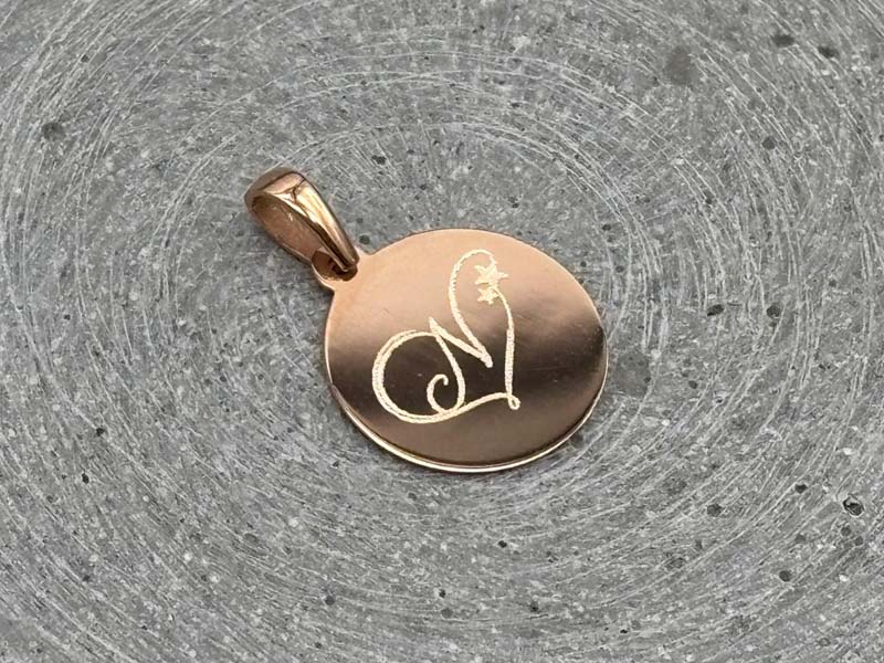 Gravuranhänger aus 333er Gold in Roségold