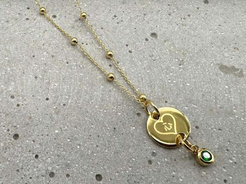 Kette Gold mit Geburtsstein und individueller Gravur