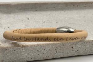 Nappaleder armband für Damen mit Lasergravur auf dem Leder, Beige