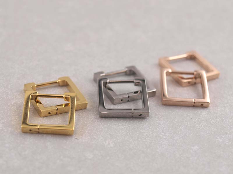 Ohrklicker Quadrat aus Titan, Allergiker geeignet