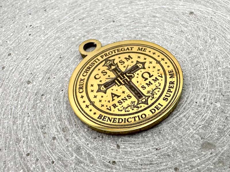 Gravuranhänger rund Edelstahl Gold mit Gravur