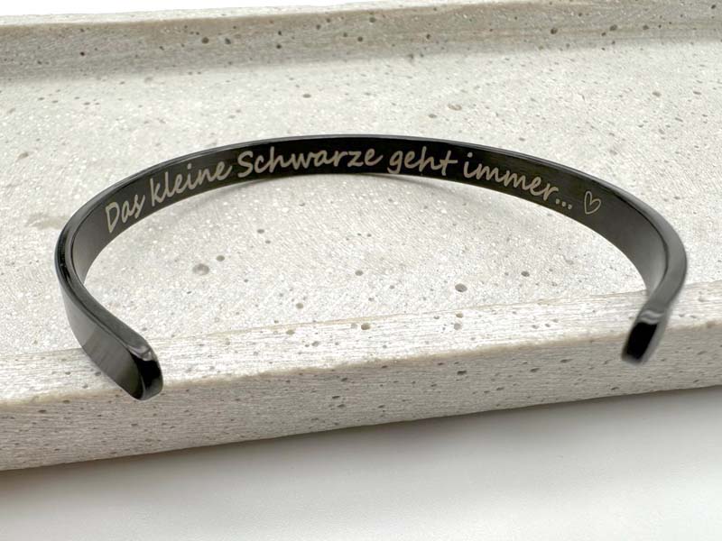 Arm Cuff Schwarz aus Chirurgenstahl individuell gravierbar