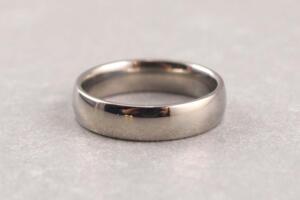 Edelstahl Ring mit Gravur gestalten