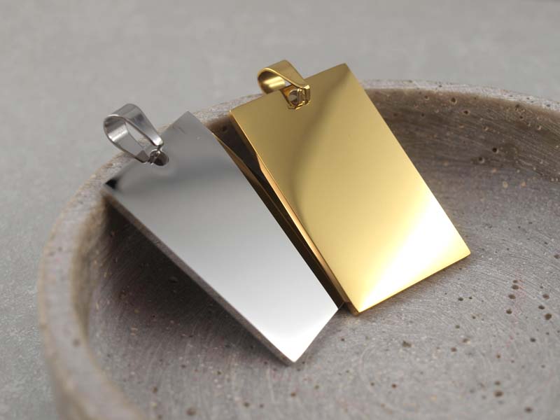 Großer, eckiger Anhänger, Silber oder Gold