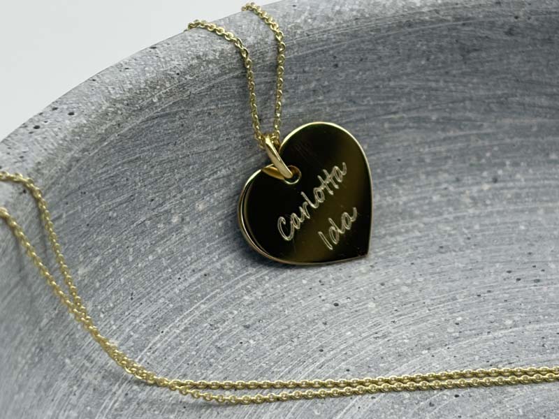 Echt goldenes Herz mit Namensgravur, Geschenk für das Patenkind