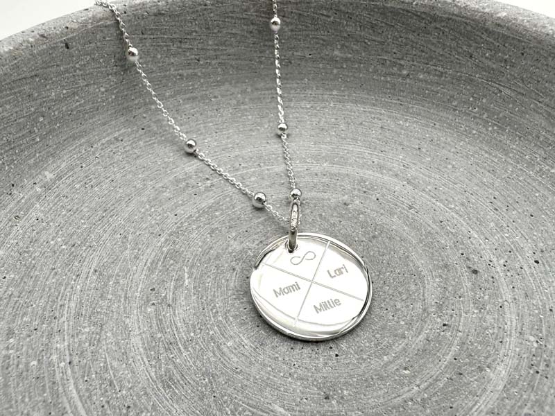 Familienkette mit Kreuzgravur Silber