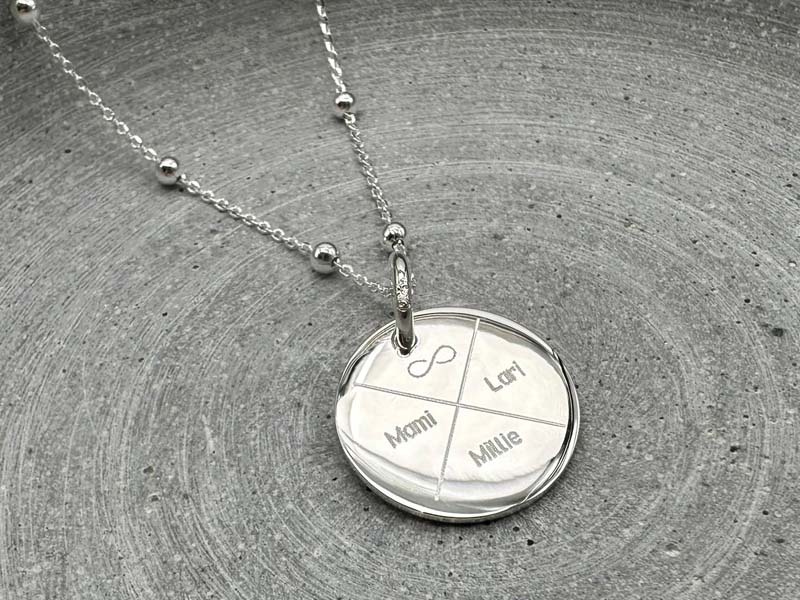 Familienkette mit Kreuzgravur Silber_